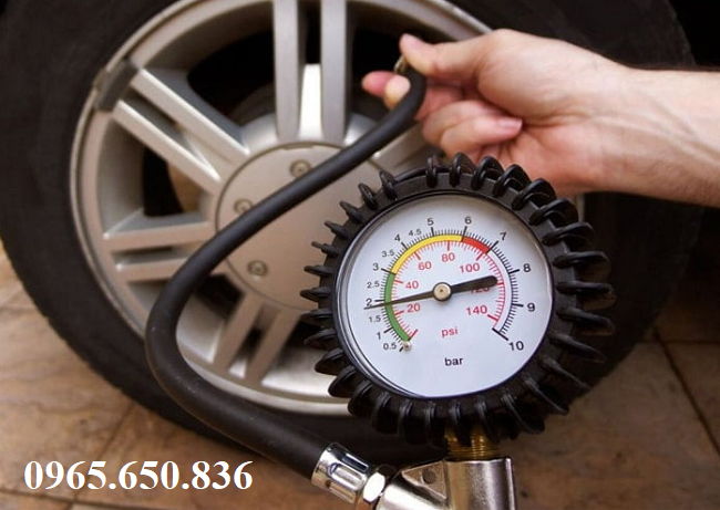 Đo áp suât lốp xe định kỳ