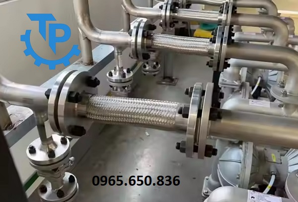 Ứng dụng khớp nối mềm inox BS 