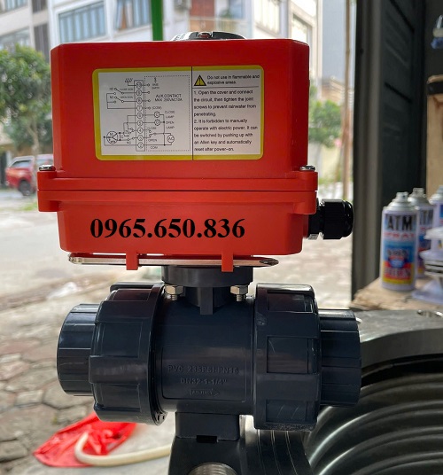 Van bi nhựa điều khiển bằng động cơ điện